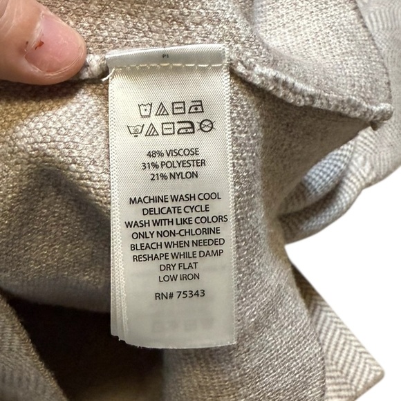 Christian Siriano Women’s S Beige Herringbone Mock Neck Sweater Neutral - Picture 5 of 7